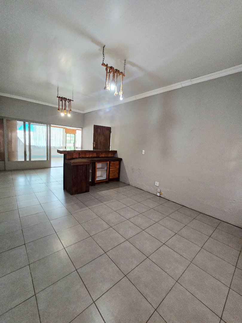 5 Bedroom Property for Sale in Elandia North West